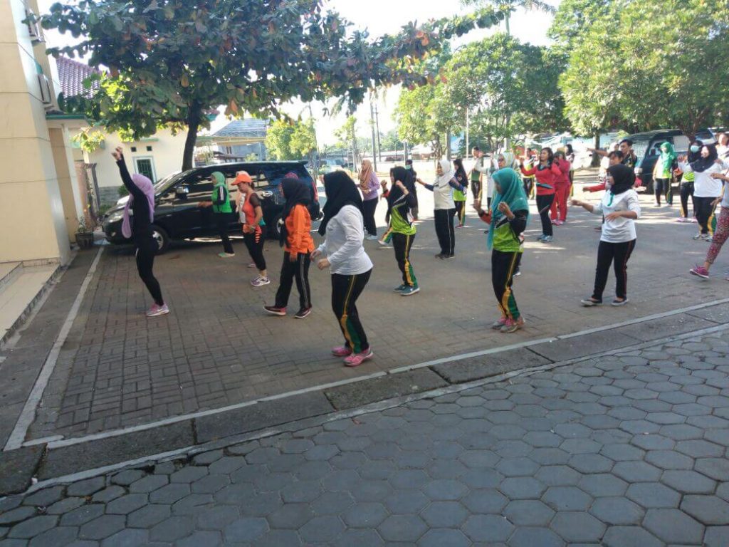 senam sehat karyawan 