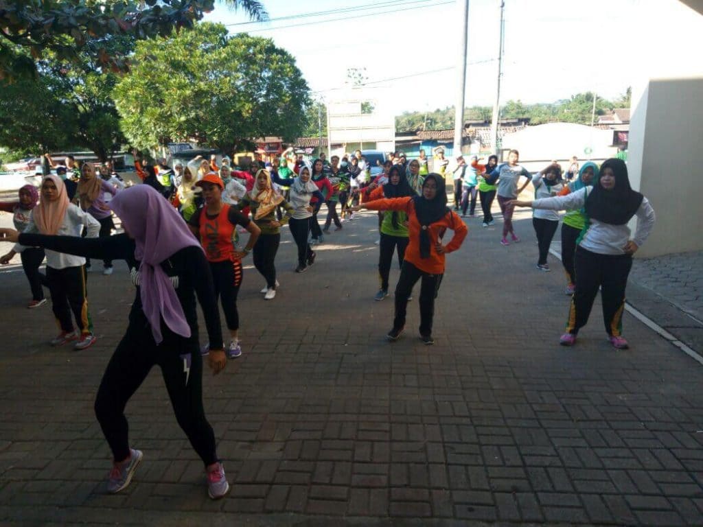 senam sehat karyawan 