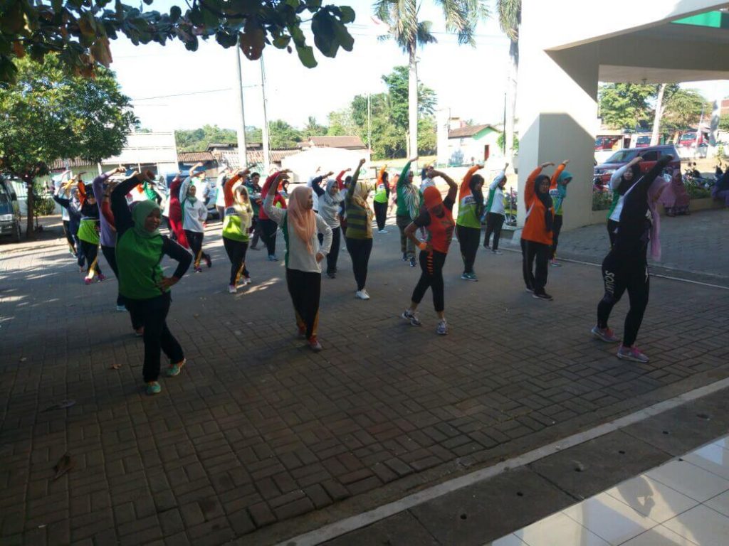 senam sehat karyawan 