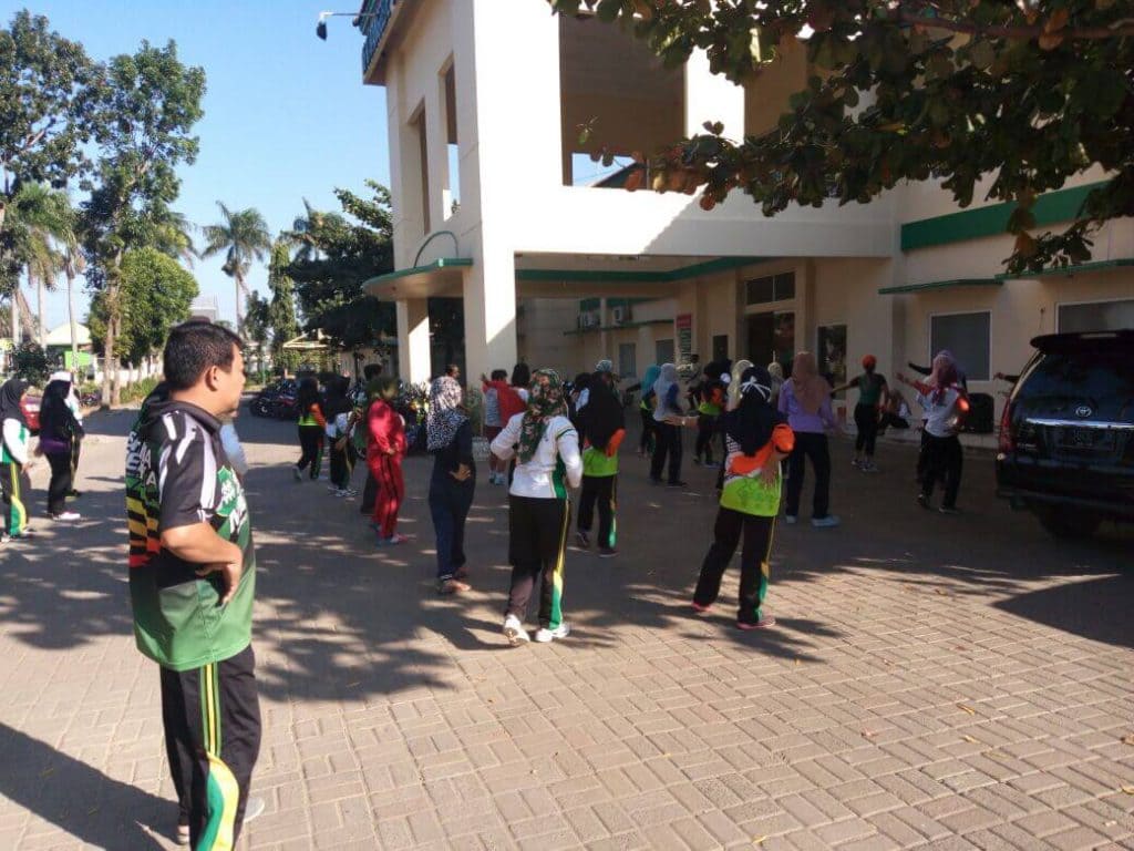 senam sehat karyawan 