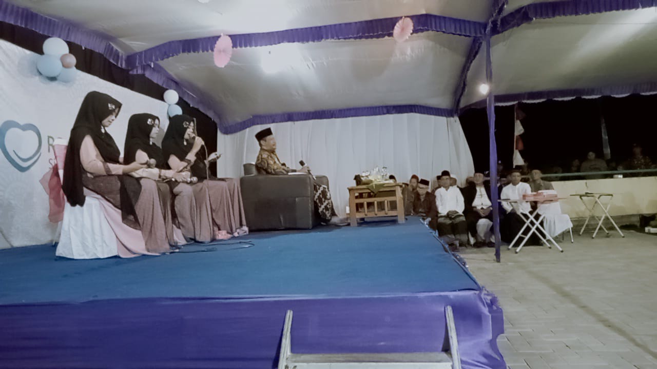 Jumat, (19/8/22) Pengajian Akbar Tasyakuran HUT RS Karanggede Sisma Medika ke-20th bersama KH Fauzi Arkan, turut dimeriahkan oleh Music Alfa Queen.